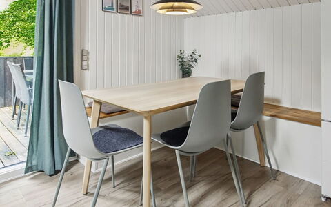 Maini - 30Km from the Sea: Flooring, Holz, Interior Design, Möbel, Fussboden, Holzboden, Küche & Esszimmer Tisch, Holzbeize, Zimmer, Esszimmer