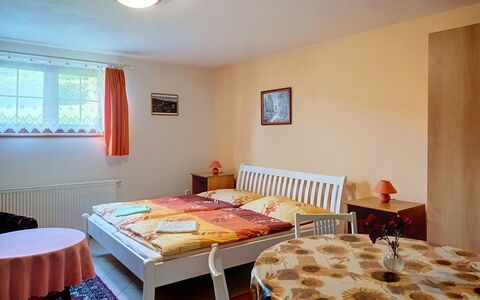 Sylva: Möbel, Schlafzimmer, Bett, Holz, Interior Design, Bettdecke, Bedding, Linens, Zimmer, Bettrahmen