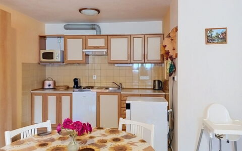 Sylva: Möbel, Interior Design, Holz, Flooring, Fussboden, Zimmer, Küche, Decke, Stuhl, Wohnung