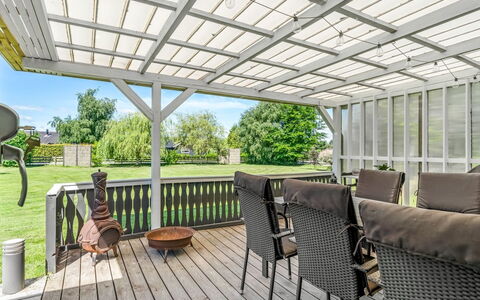 Gertraud - 600M from the Sea: Holz, Veranda, Deck, Schatten, Gartenmöbel, Outdoor Struktur, Terrasse, Garten, Hartholz, Metall