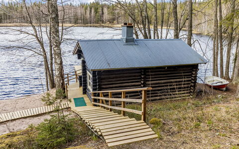 Villa Keravanjärvi: Familienauto, Wohnung, Luxus-Fahrzeug, Mittelklasse-Pkw, Parkplatz, Limousine, Kompaktwagen, City Car