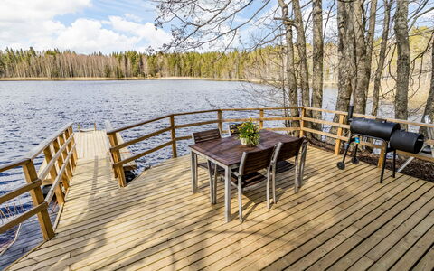 Villa Keravanjärvi: Familienauto, Wohnung, Luxus-Fahrzeug, Mittelklasse-Pkw, Parkplatz, Limousine, Kompaktwagen, City Car