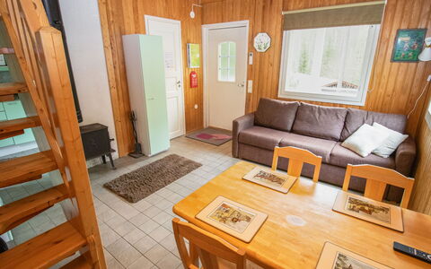 Juhlamenot Mökki 11: Familienauto, Wohnung, Luxus-Fahrzeug, Mittelklasse-Pkw, Parkplatz, Limousine, Kompaktwagen, City Car