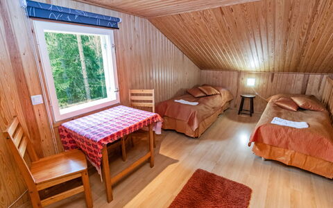 Juhlamenot Mökki 12: Familienauto, Wohnung, Luxus-Fahrzeug, Mittelklasse-Pkw, Parkplatz, Limousine, Kompaktwagen, City Car