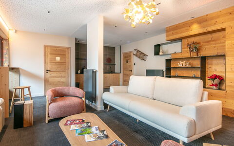 Vaujany 125: Familienauto, Wohnung, Luxus-Fahrzeug, Mittelklasse-Pkw, Parkplatz, Limousine, Kompaktwagen, City Car