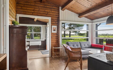 Vilmar - 450M from the Sea: Möbel, Holz, Interior Design, Decke, Flooring, Fussboden, Zuhause, Haus, Stuhl, Wohnzimmer