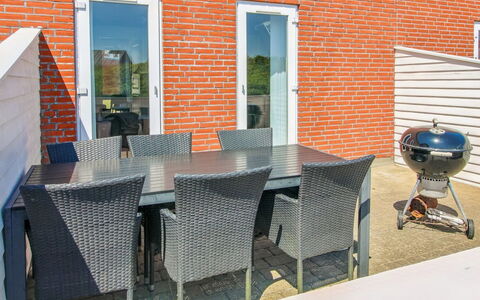 Majvi - 2.3Km from the Sea: Möbel, Stuhl, Gartenmöbel, Tabelle, Tisch Im Freien, Küche & Esszimmer Tisch, Terrasse, Holzbeize, Kaffetisch, Schatten