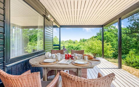 Tabetha - 800M from the Sea: Möbel, Holz, Interior Design, Veranda, Decke, Flooring, Tabelle, Stuhl, Fussboden, Zuhause