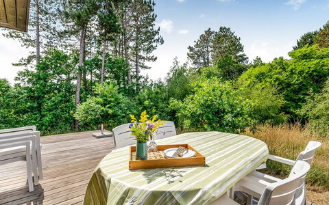 Tabetha - 800M from the Sea: Möbel, Stuhl, Tabelle, Gartenmöbel, Strauch, Küche & Esszimmer Tisch, Tisch Im Freien, Garten, Schatten, Eco Hotel