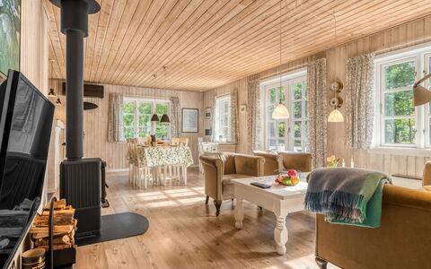 Alivia - 500M from the Sea: Interior Design, Holz, Möbel, Flooring, Holzboden, Decke, Wohnzimmer, Zuhause, Fussboden, Couch