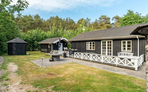 Alivia - 500M from the Sea: Hütte, Haus, Zuhause, Dach, Gartenbauten, Estate, Abstellgleis, Garten, Blockhaus, Garten