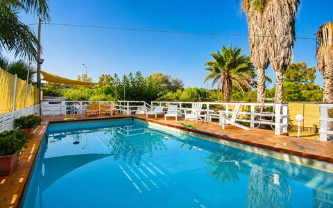 Le Vele della Contea: Schwimmbad, Resort, Eco Hotel, Gartenmöbel, Hotel, Schatten, Villa, Hazienda, Ferienort
