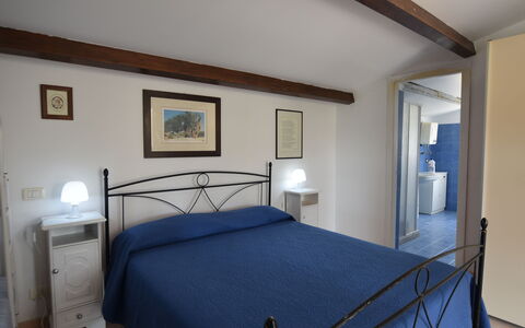Le Vele della Contea: Möbel, Interior Design, Bett, Flooring, Schlafzimmer, Fussboden, Zimmer, Decke, Bilderrahmen, Bettrahmen