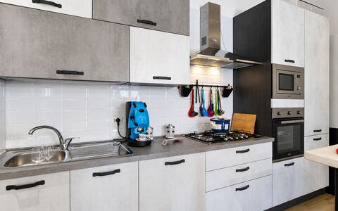 Villa Didymos: Küche, Küchengerät, Countertop, Major Appliance, Interior Design, Flooring, Cabinetry, Herd, Haushaltsgerät, Möbel