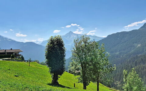 Eben: Bergforms, Berg, Grün, Baum, Natur, Hügel, Gebirge, Natürliche Landschaft, Hochland, Bergstation