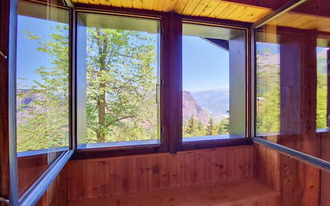 Le Mayen D'Ovronnaz: Holz, Hartholz, Holzbeize, Glas, Planke, Daylighting, Eco Hotel, Sperrholz, Balkon, Lack