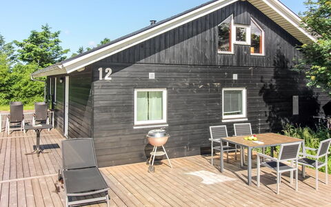 Ruka - 600M from the Sea: Holz, Planke, Hartholz, Hütte, Deck, Abstellgleis, Holzbeize, Schatten, Holzboden, Veranda
