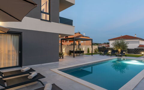Villa Angelus: Wohnung, Eigentumswohnung, Mischnutzung, Hotel, Balkon