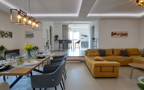Nona: Wohnung, Eigentumswohnung, Mischnutzung, Hotel, Balkon