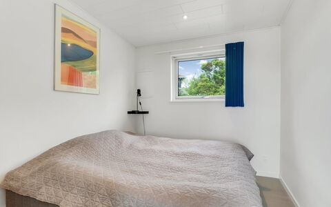 Apsolon - 100M from the Sea: Holz, Flooring, Fussboden, Schlafzimmer, Decke, Interior Design, Bett, Zimmer, Bettdecke, Bettrahmen