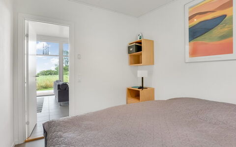 Apsolon - 100M from the Sea: Flooring, Fussboden, Interior Design, Holz, Decke, Bett, Möbel, Schlafzimmer, Holzboden, Zimmer