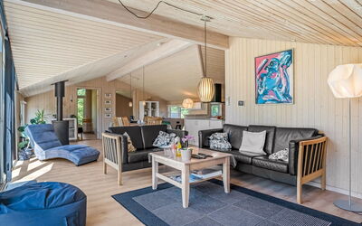 Esalina - 800M from the Sea