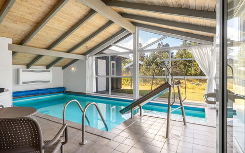Gertrud - 800M from the Sea: Schwimmbad, Resort, Hotel, Stuhl, Design, Eco Hotel, Villa, Thermae, Freizeitzentrum, Boutique Hotel
