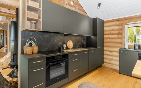 Villa Praava a: Flooring, Holz, Küche, Möbel, Interior Design, Countertop, Cabinetry, Fussboden, Holzboden, Küchengerät