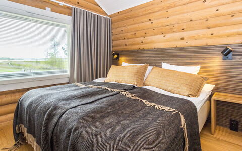 Villa Praava B: Holz, Holzbeize, Hartholz, Decke, Schlafzimmer, Bettrahmen, Bedding, Linens, Bett, Planke
