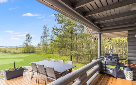Villa Praava B: Deck, Veranda, Gartenmöbel, Schatten, Hartholz, Garten, Terrasse, Outdoor Struktur, Stuhl, Eco Hotel