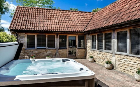 The Old Piggery at Rusty Lane Farm: Schwimmbad, Garten, Hinterhof, Gartenmöbel, Outdoor Struktur, Zimmerpflanze, Eco Hotel, Resort, Hof