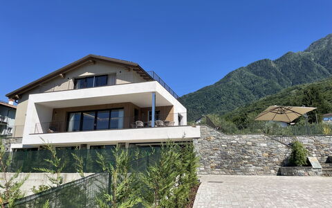 Aura: Zuhause, Gebirge, Bergstation, Steigung, Grat, Balkon, Bergdorf, Villa, Eco Hotel