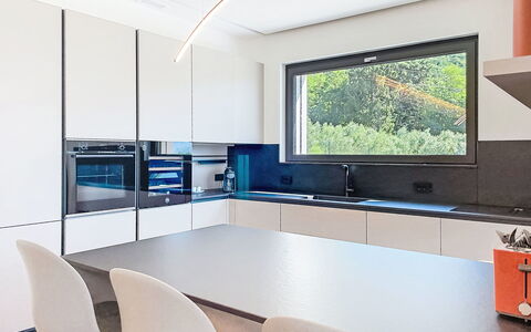 Aura: Interior Design, Möbel, Küche, Flooring, Holz, Countertop, Decke, Zuhause, Beleuchtung, Küchengerät