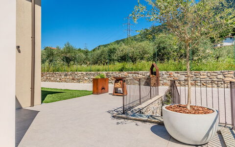 Aura: Garten, Beton, Schatten, Landscaping, Flagstone, Auffahrt, Walkway, Garten, Hinterhof, Pfad