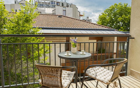 Patti: Möbel, Holz, Stuhl, Gartenmöbel, Veranda, Tabelle, Tisch Im Freien, Balkon, Deck, Holzbeize