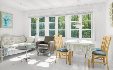 Inan - 800M from the Sea: Möbel, Interior Design, Flooring, Fussboden, Holz, Decke, Couch, Tabelle, Zimmer, Wohnzimmer