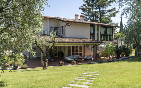 Villa El Perlè, Padenghe sul Garda: Zuhause, Haus, Wohngebiet, Garten, Estate, Bauernhaus, Hütte, Rasen, Hazienda, Villa