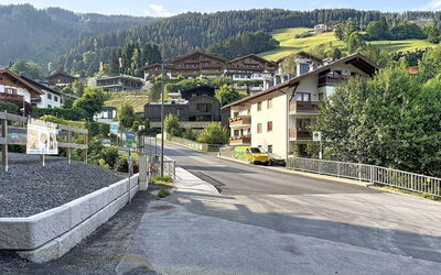Zell am See 79: Gebäude, Haus, Wohngebiet, Nachbarschaft, Zuhause, Menschliche Siedlung, Urban Design, Durchgangsstrasse, Vorort, Dorf