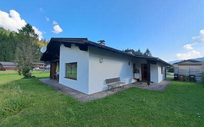 Achenkirch 622: Gebäude, Gras, Haus, Dach, Zuhause, Hütte, Die Architektur, Wohngebiet, Ländliches Gebiet, Grundstueck