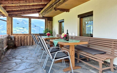 Ferienhaus Dinkl: Möbel, Holz, Tabelle, Veranda, Stuhl, Hartholz, Holzbeize, Gartenmöbel, Gebirge, Planke