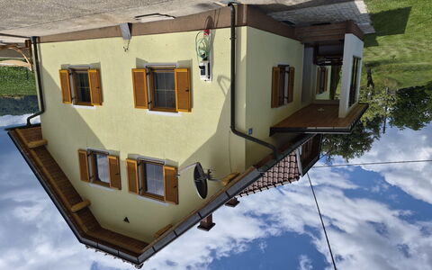 Haus Valentin: Zuhause, Farbe, Daylighting, Balkon, Abstellgleis