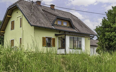 Haus Valentin: Gebäude, Haus, Dach, Fenster, Gras, Zuhause, Hütte, Die Architektur, Ländliches Gebiet