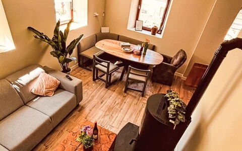 Eifelhuis im Salmtal: Möbel, Flooring, Interior Design, Fussboden, Holz, Couch, Wohnzimmer, Tabelle, Zimmer, Zuhause