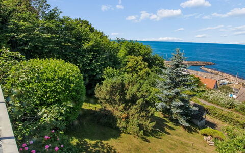 Görel - 250M from the Sea: Blau, Wolke, Horizont, Meer, Strauch, Ozean, Küsten Und Ozeanische Forms, Küste, Tropen, Landscaping
