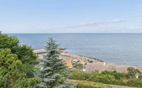 Görel - 250M from the Sea: Himmel, Blau, Daytime, Horizont, Meer, Küsten Und Ozeanische Forms, Küste, Ozean, Wolke, Tropen