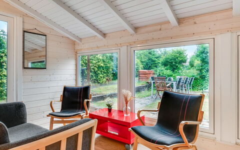 Unto - 6Km from the Sea: Holz, Möbel, Interior Design, Decke, Flooring, Zuhause, Fussboden, Zimmer, Wohnzimmer, Stuhl