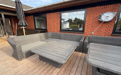 Alette - 400M from the Sea: Holz, Möbel, Gartenmöbel, Verbundwerkstoff, Couch, Deck, Terrasse, Hartholz, Holzbeize