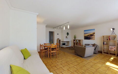 Metadier: Möbel, Flooring, Fussboden, Interior Design, Holz, Decke, Couch, Zimmer, Holzboden, Wohnzimmer