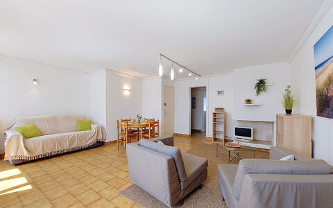 Metadier: Möbel, Flooring, Interior Design, Fussboden, Decke, Couch, Holz, Zimmer, Holzboden, Wohnzimmer