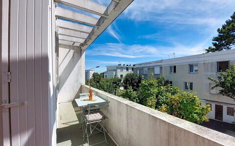 Metadier: Wohnung, Wohngebiet, Urban Design, Balkon, Eigentumswohnung, Beton, Schatten, Garten, Daylighting, Hof